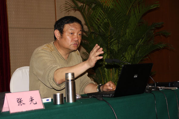 张光(多次担任"全国企事业媒体新闻采编业务培训班"